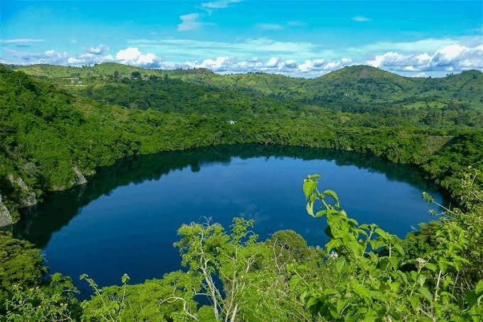 Bunyaruguru Crater, Uganda