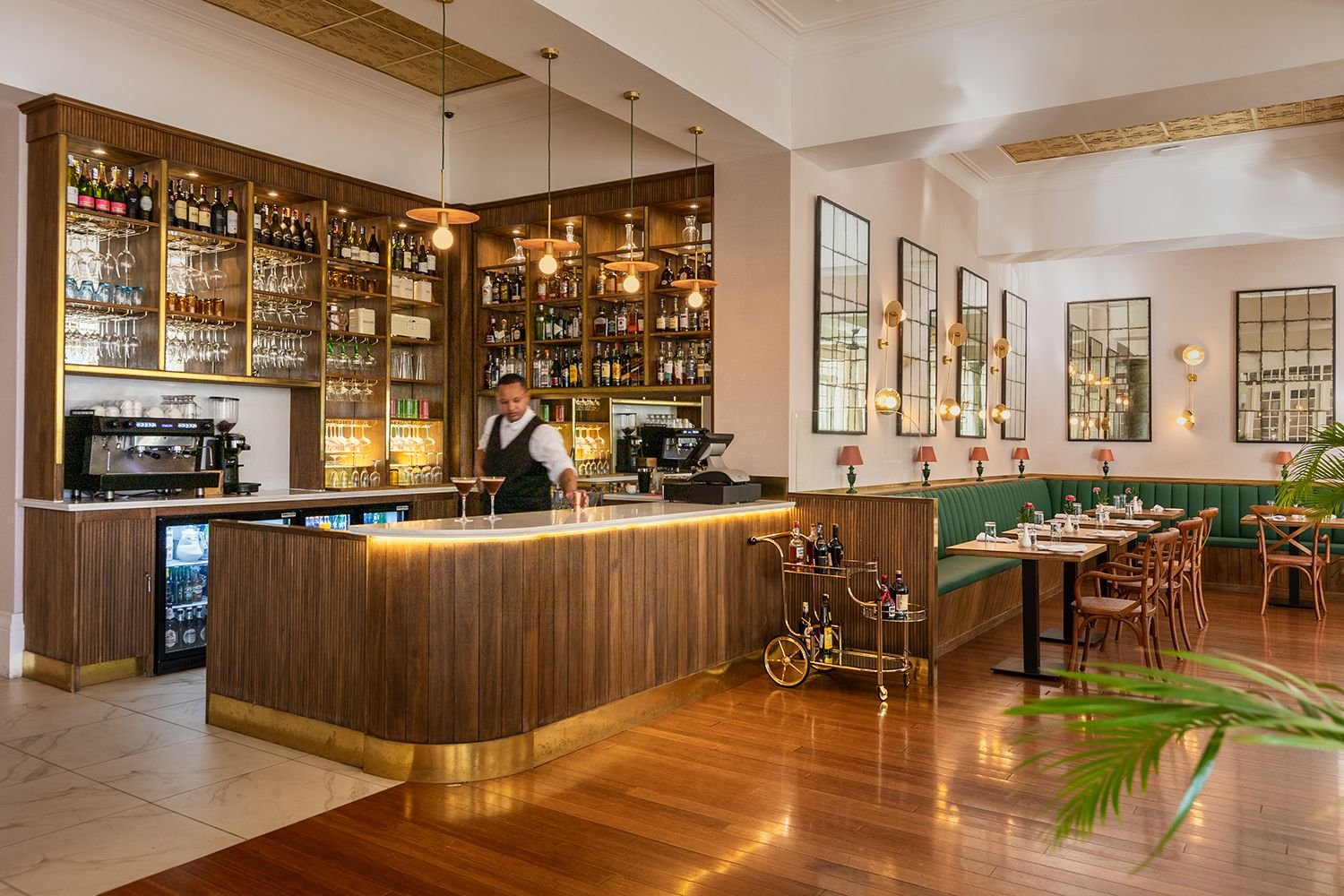 Hemingways Nairobi Suite - Elegant Accommodation with Ngong Hills View